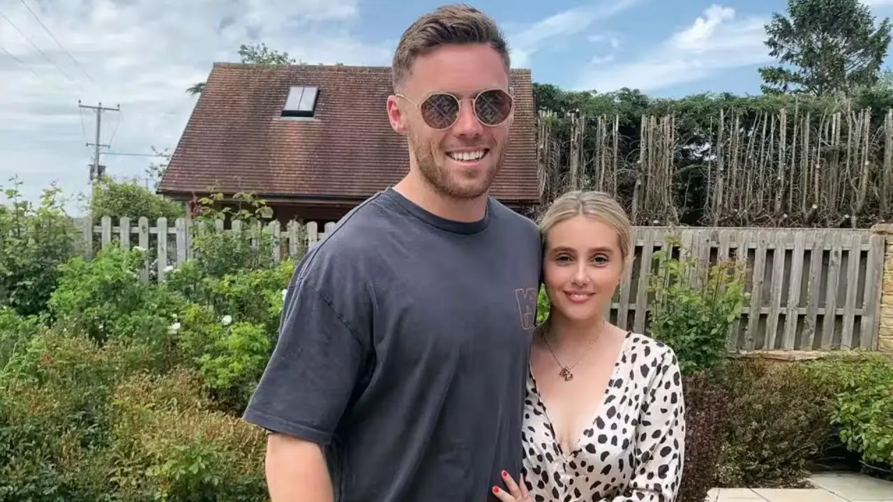 Phil Salt Wife