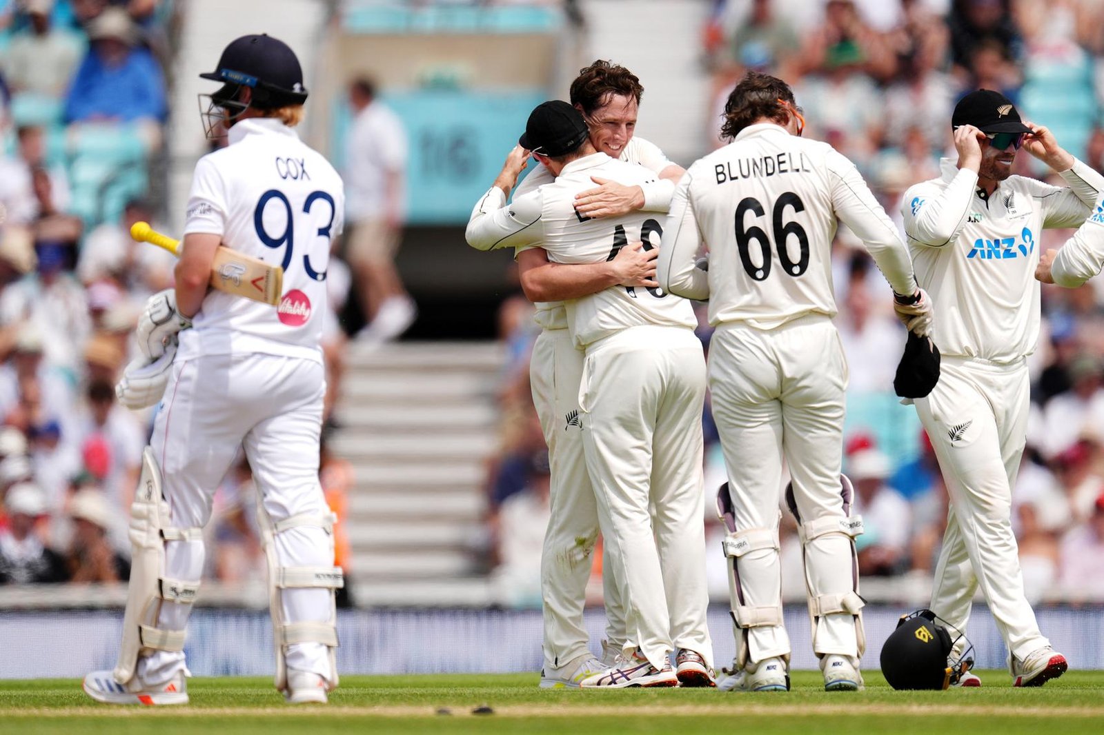 New Zealand Hit by Double Injury Blow Ahead of Deciding Test Against England