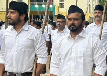 Kedar Jadhav Joins RSS Vijayadashami Parade in Pune